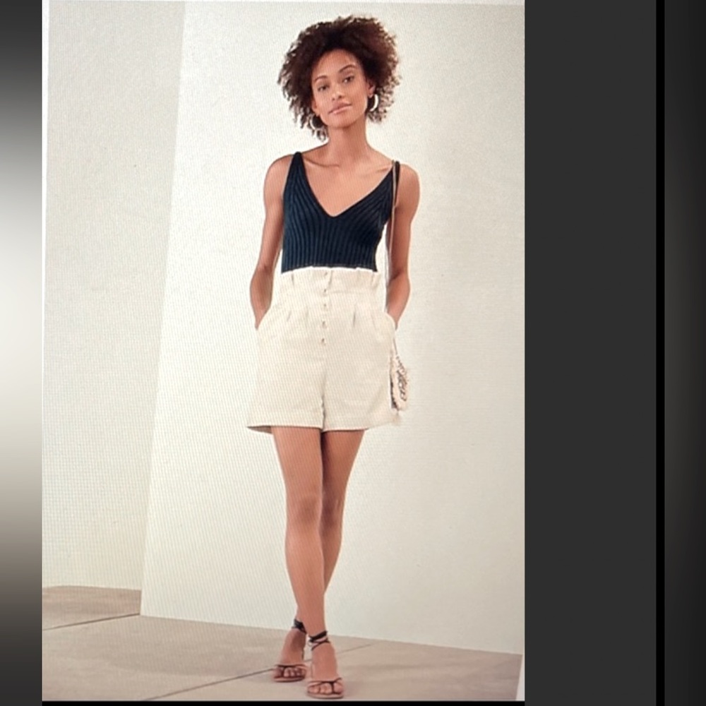 Express Ribbed V-Neck Cropped Sweater Cami - Picture 5 of 5